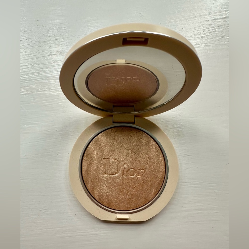 DIOR highlighter